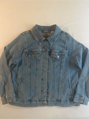 Levis Denim Jean Trucker Jacket Women 1X Plus Distressed
